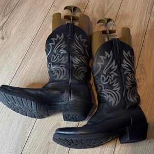 Ariat Western Cowboy Boots with Embroidered Design